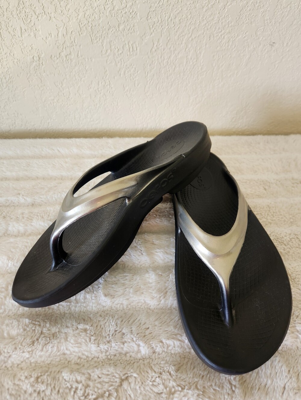 Oofos Oolala Luxe Sandals